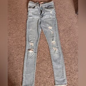 Levi's Light wash Distressed Skinny Jeans. Girls size 10 regular